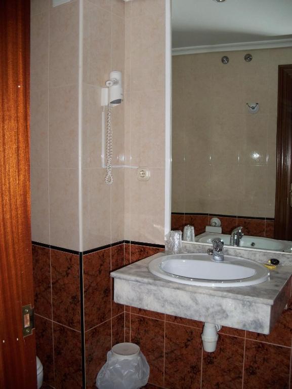 Hostal Virgen Del Villar Laguna de Duero Pokoj fotografie
