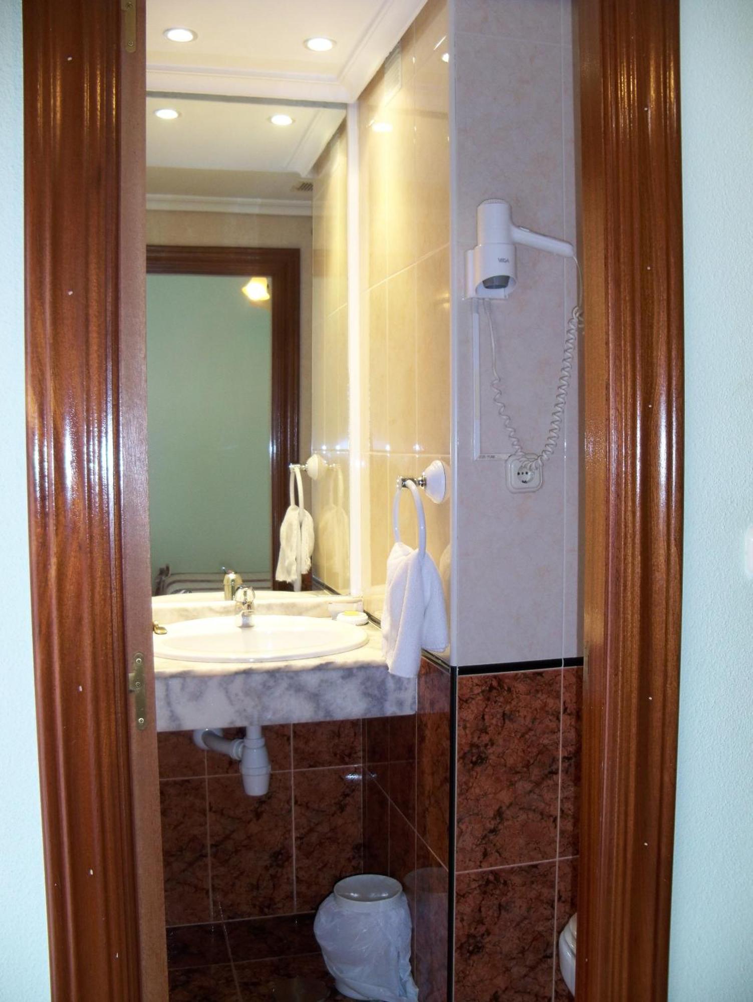 Hostal Virgen Del Villar Laguna de Duero Exteriér fotografie