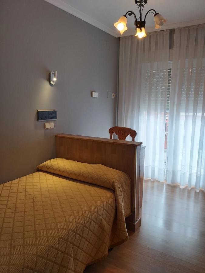 Hostal Virgen Del Villar Laguna de Duero Exteriér fotografie
