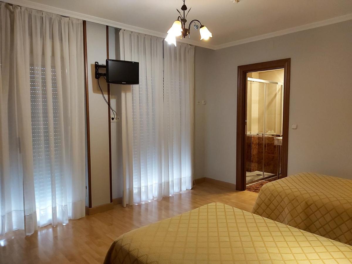 Hostal Virgen Del Villar Laguna de Duero Exteriér fotografie