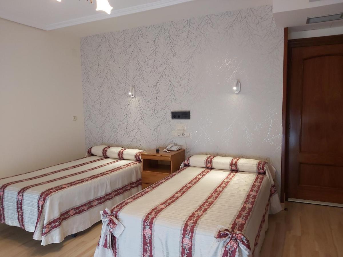 Hostal Virgen Del Villar Laguna de Duero Exteriér fotografie